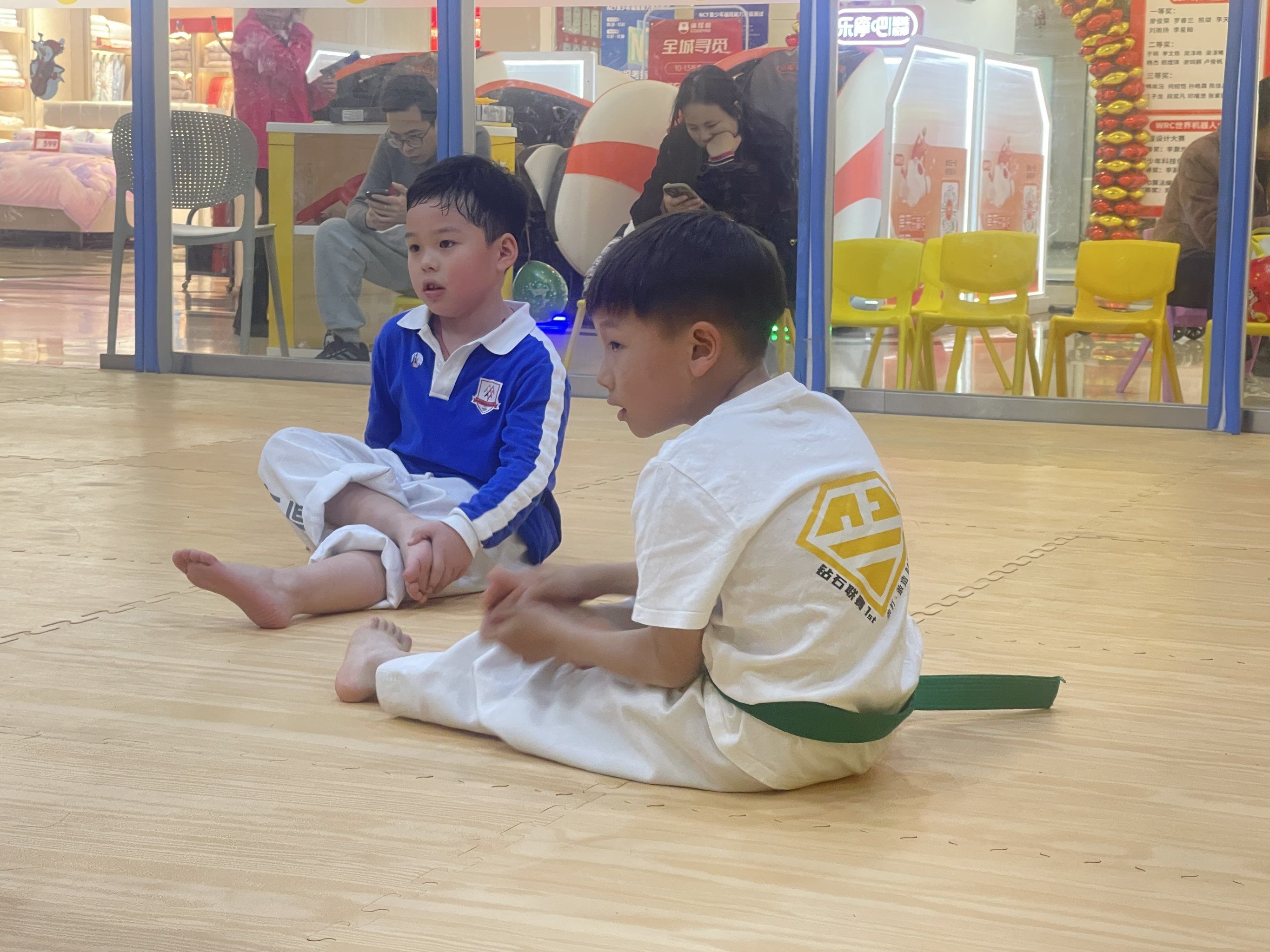 包含跆拳道小组赛上演强强对话,胶东貔貅队逆转陇右灰熊队,团队配合流畅;防线高度稳定的词条 包含跆拳道小组赛上演强强对话,胶东貔貅队逆转陇右灰熊队,团队配合流畅;防线高度稳定的词条