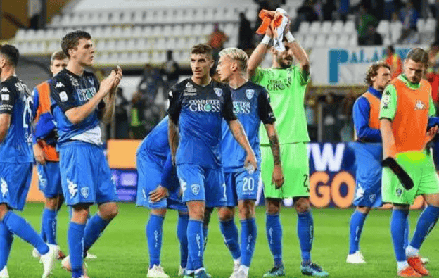  举重健将李雯雯力争卫冕 