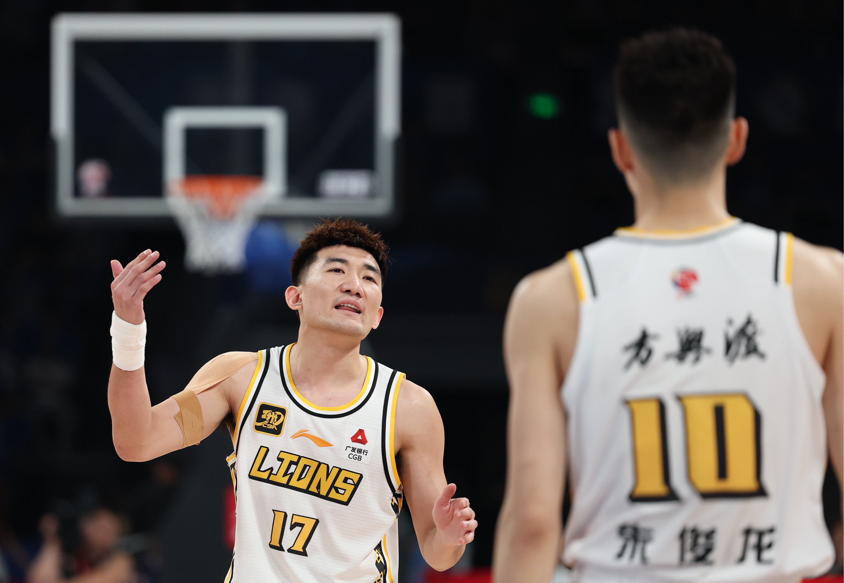  CBA季后赛今夜再迎强敌，广厦男篮复出首秀，主帅态度：赛场秩序良好，官宣口径保持一致