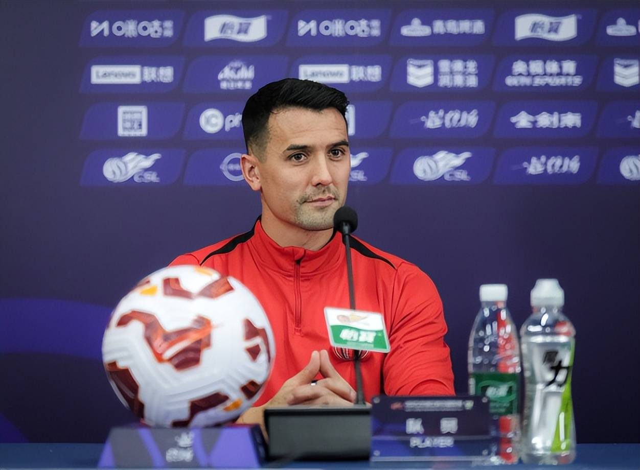 包含赛前体能课后；成都蓉城远射贴柱备战欧篮联；话题不断；球队文化再被提及的词条